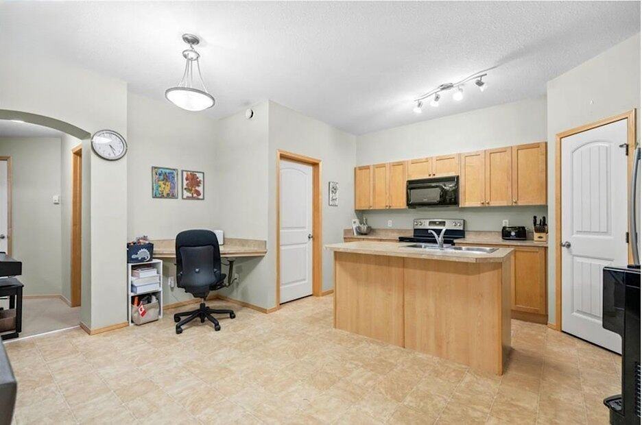 151 Panatella Landng Nw - Photo 3 of 14