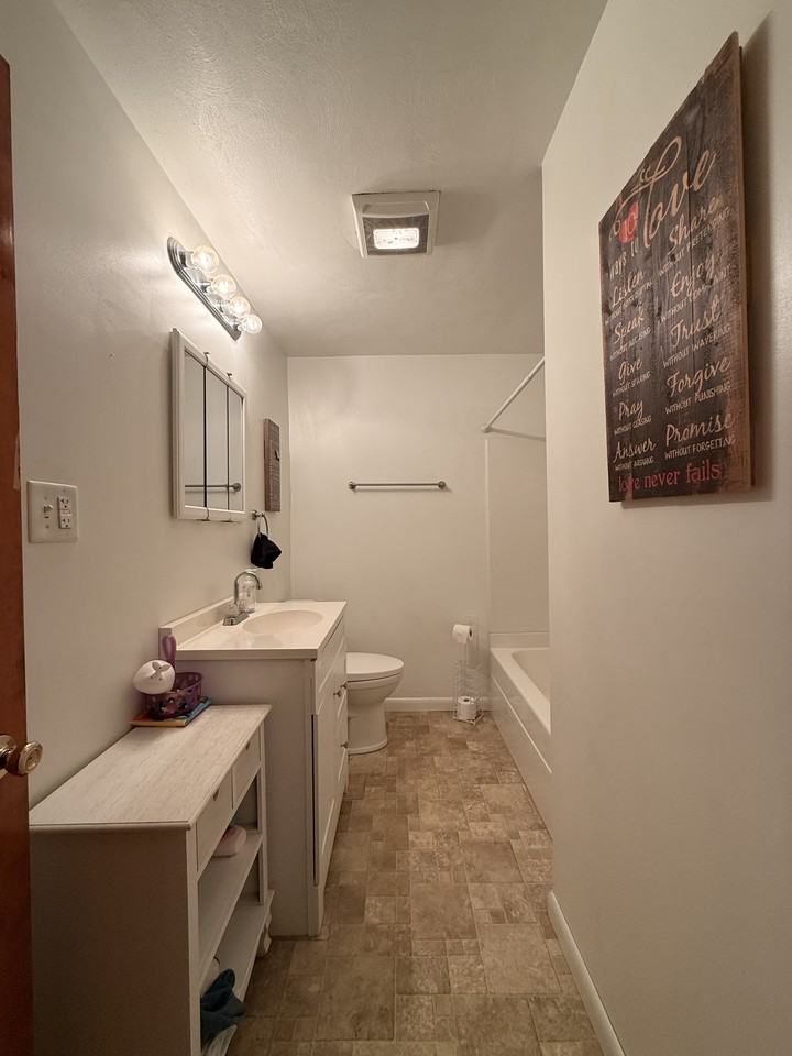 628 Cross Lanes Dr #1 - Photo 5 of 7
