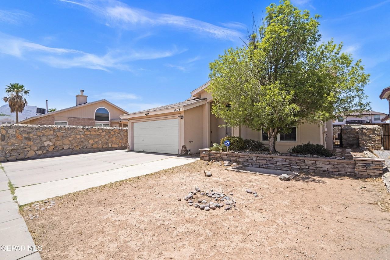 5009 Cedar Sands Ln - Photo 3 of 30