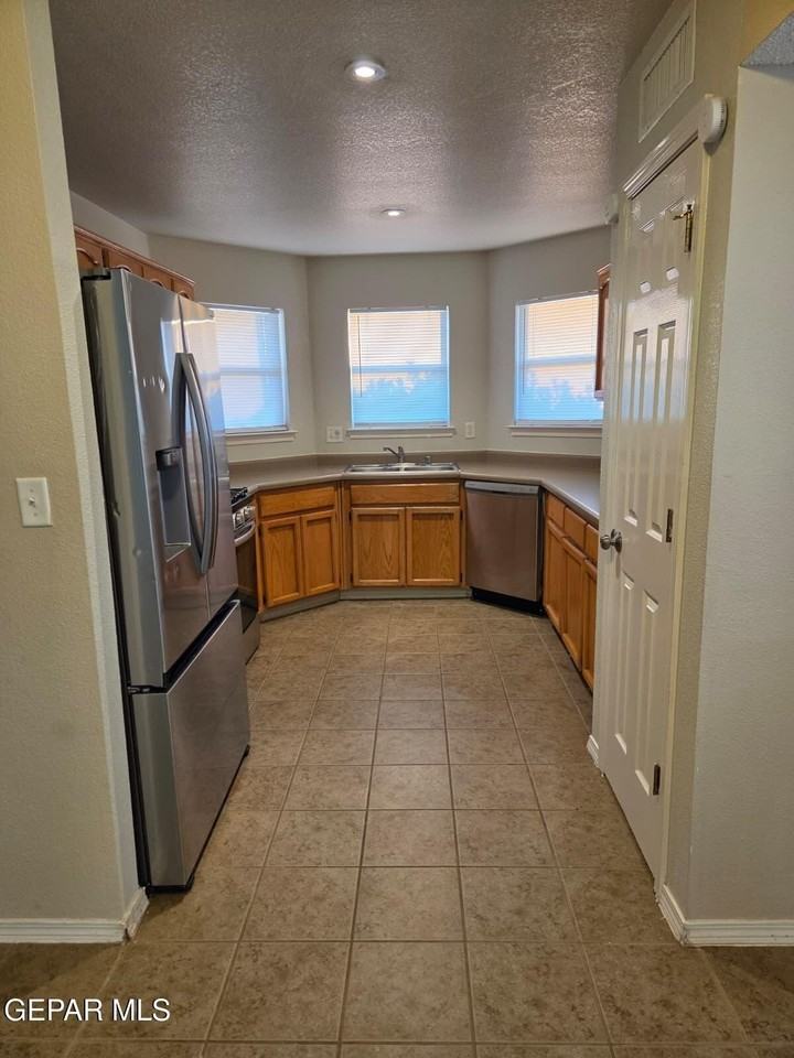 2988 Tierra Cortez Ave #A - Photo 2 of 25