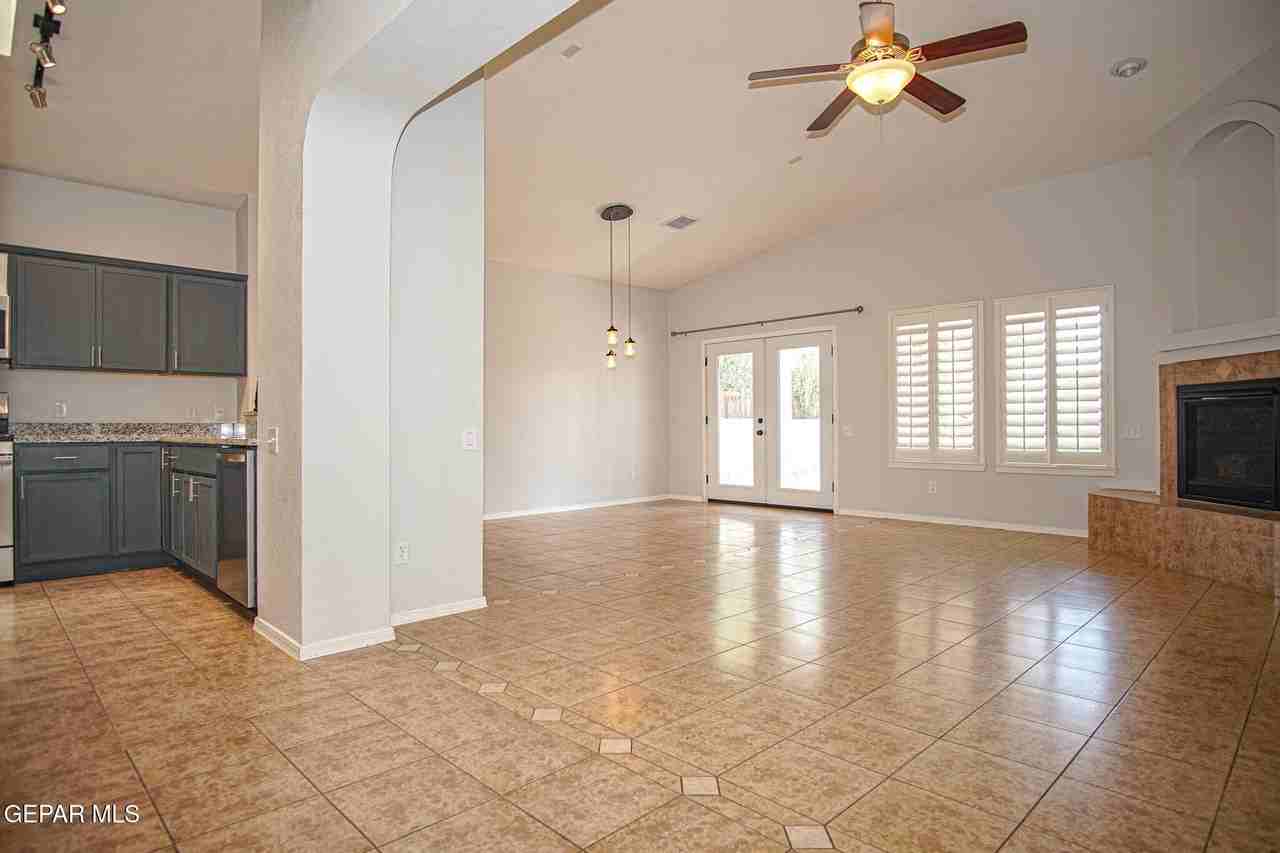 5902 Redstone Mesa Ct - Photo 4 of 25