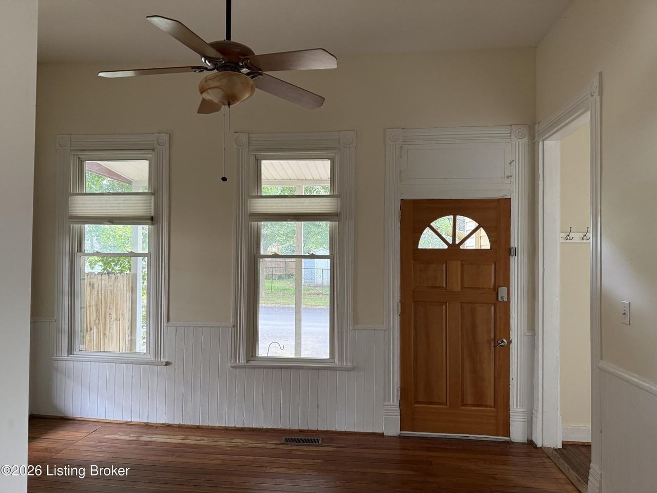 611 Cooper St - Photo 3 of 18