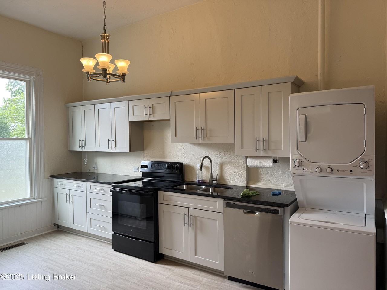 611 Cooper St - Photo 6 of 18