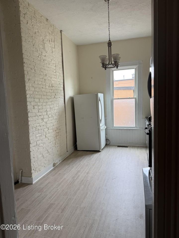 611 Cooper St - Photo 7 of 18