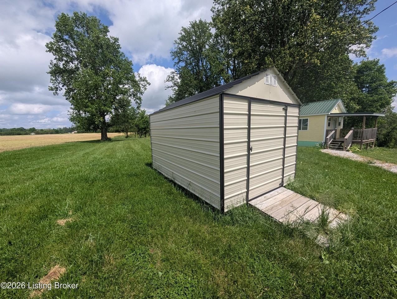 2604 E Buckeye Ln - Photo 2 of 16