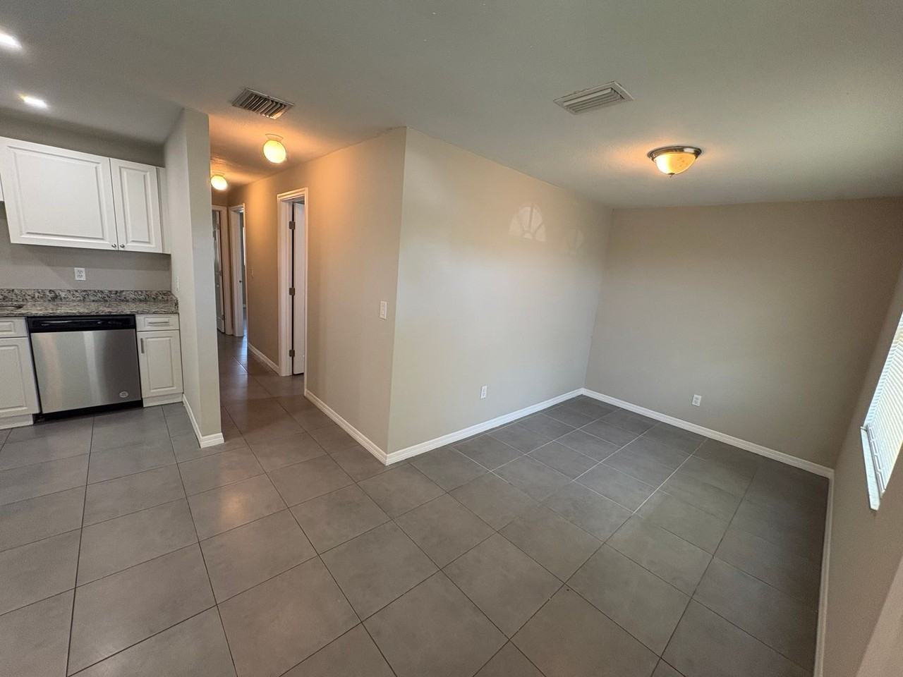 11461 Char Ann Dr - Photo 4 of 12