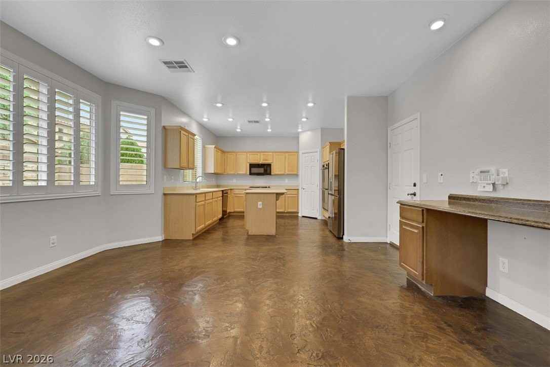 10345 Grizzly Creek St - Photo 4 of 19