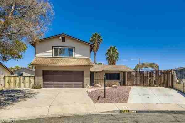 733 Strawberry Pl - Photo 2 of 27