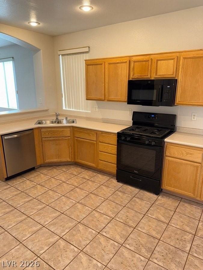 8475 Regal Hills Ct - Photo 7 of 24