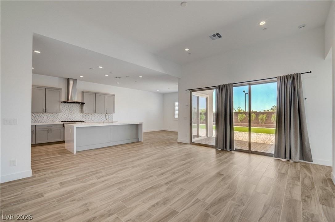11803 Giroma Ave - Photo 4 of 49