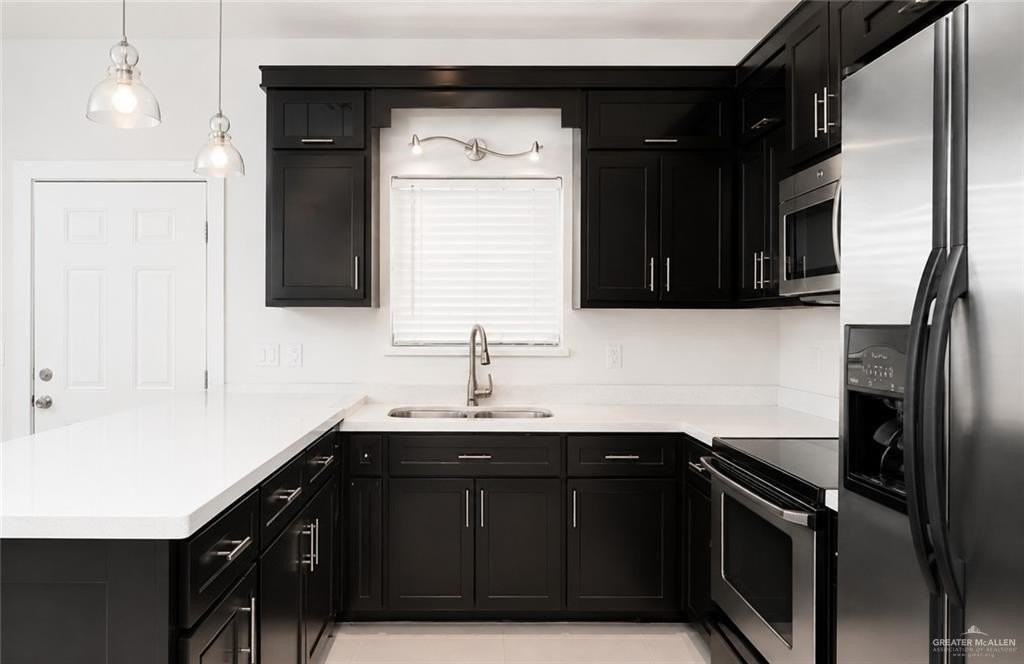 1219 Whiteoak Dr #4 - Photo 4 of 13