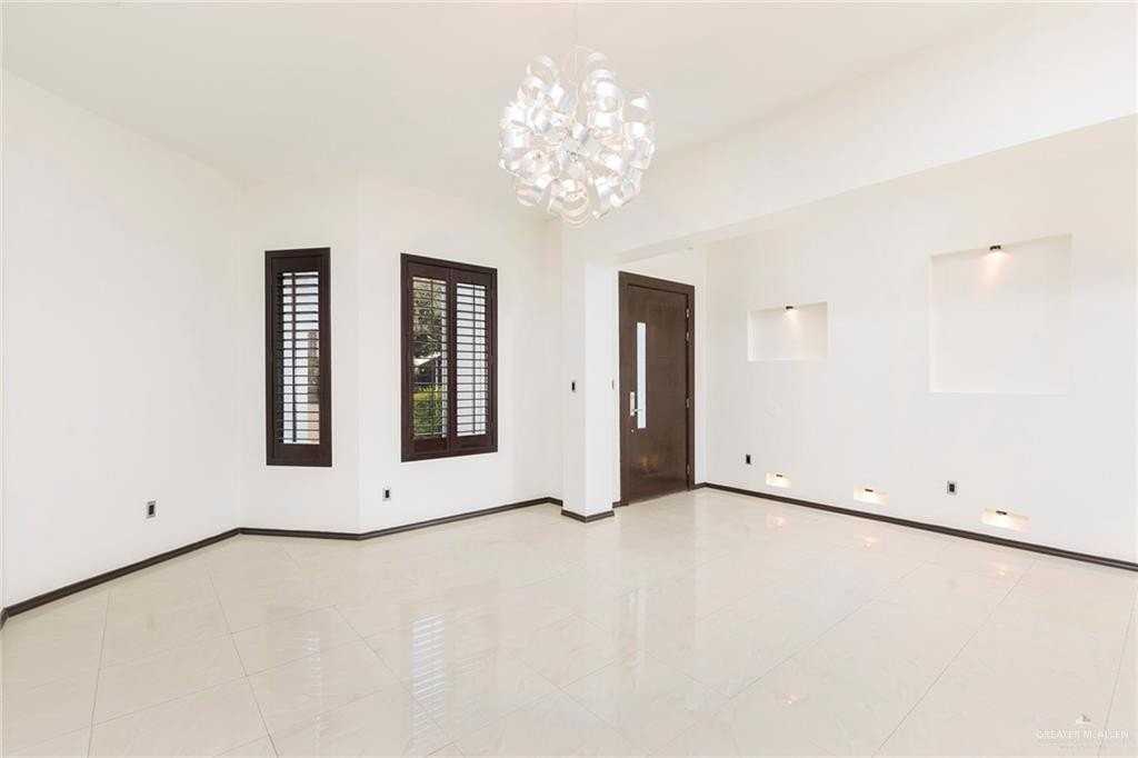 2037 S 45th St - Photo 2 of 30