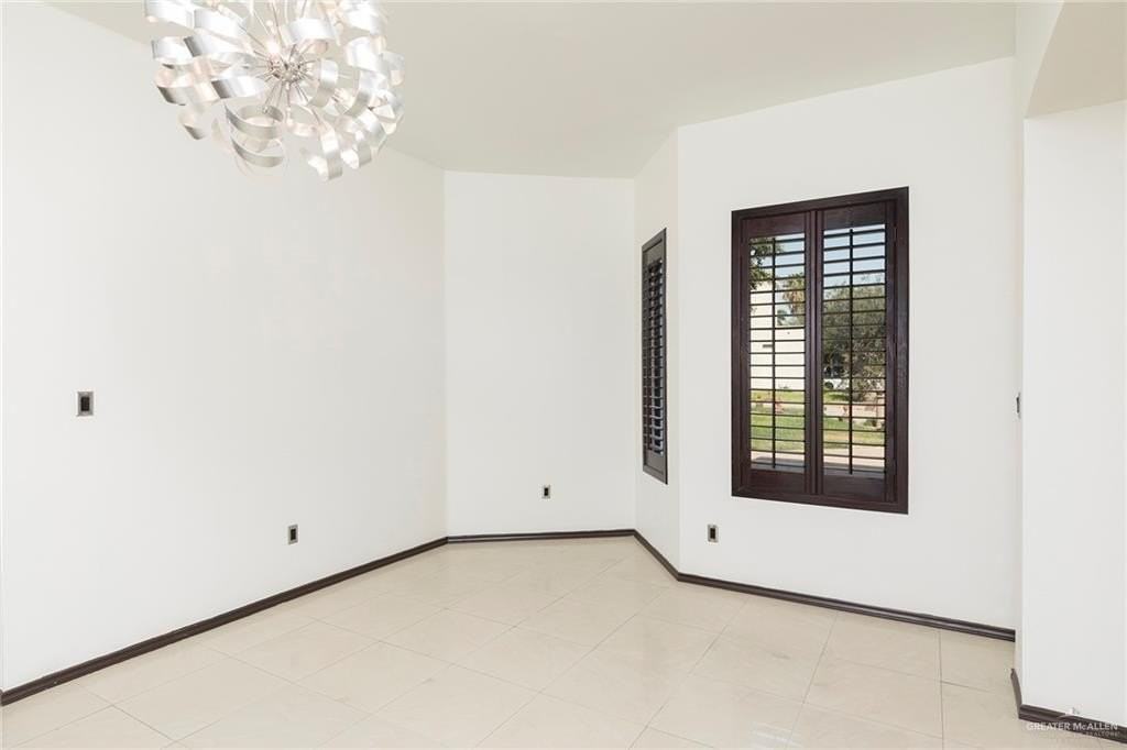 2037 S 45th St - Photo 3 of 30