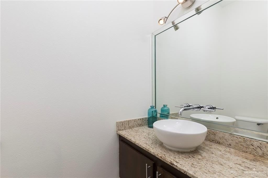 2037 S 45th St - Photo 4 of 30