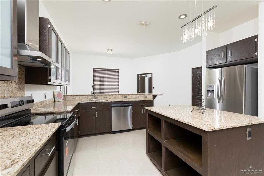 2037 S 45th St - Photo 6 of 30