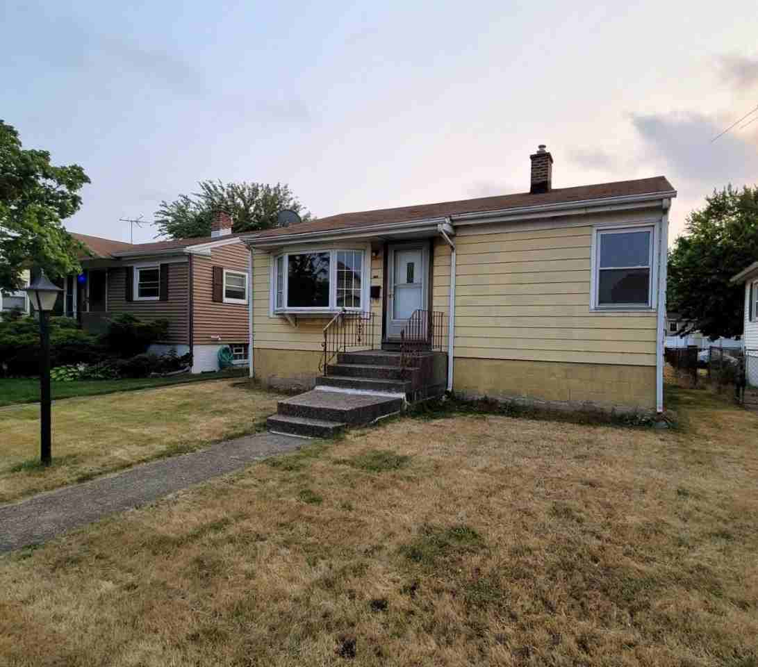 2716 White Oak Ave - Photo 2 of 18