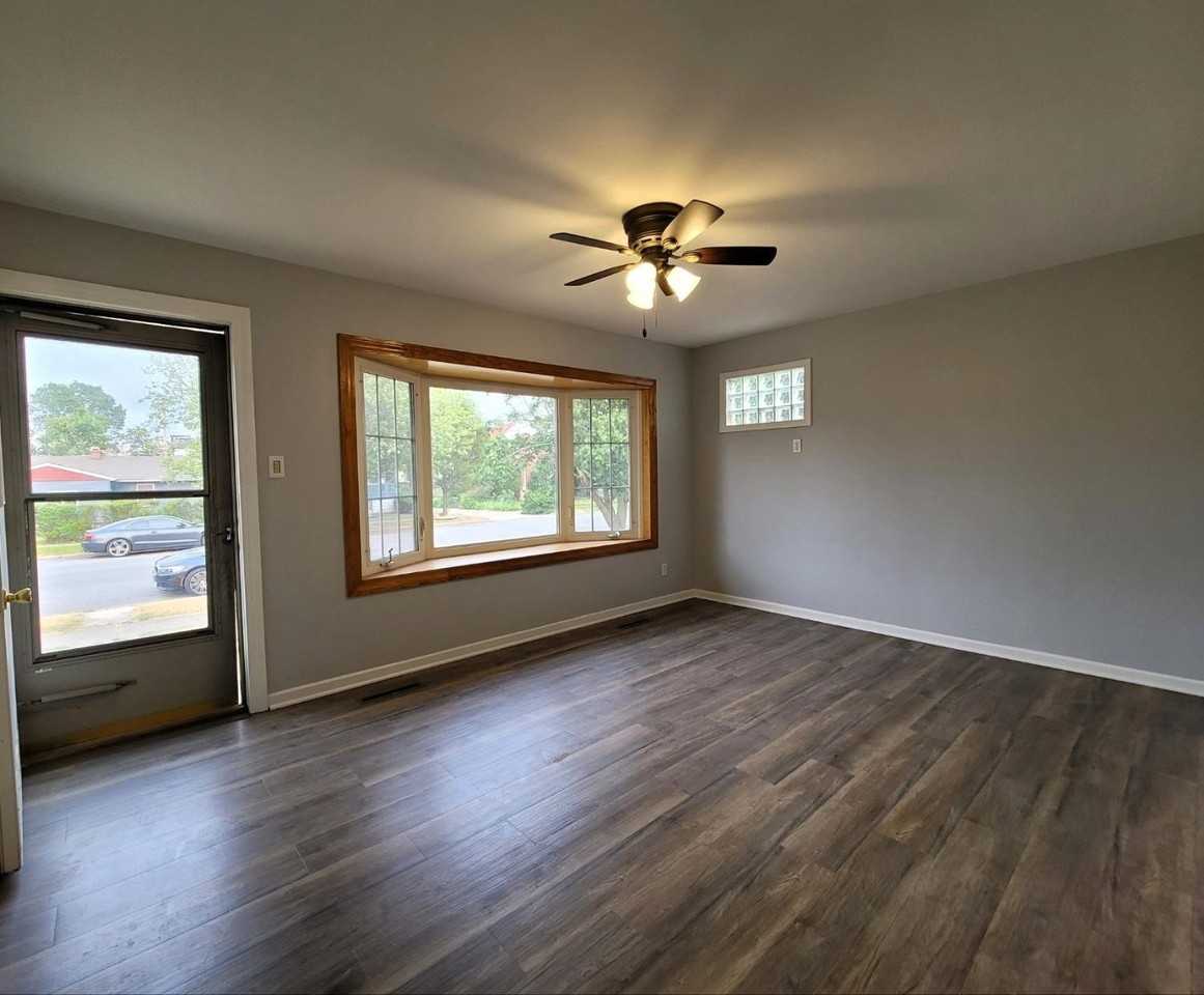 2716 White Oak Ave - Photo 4 of 18