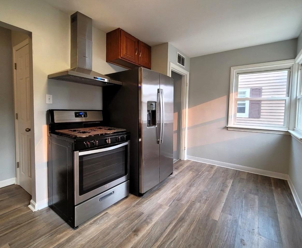 2716 White Oak Ave - Photo 6 of 18