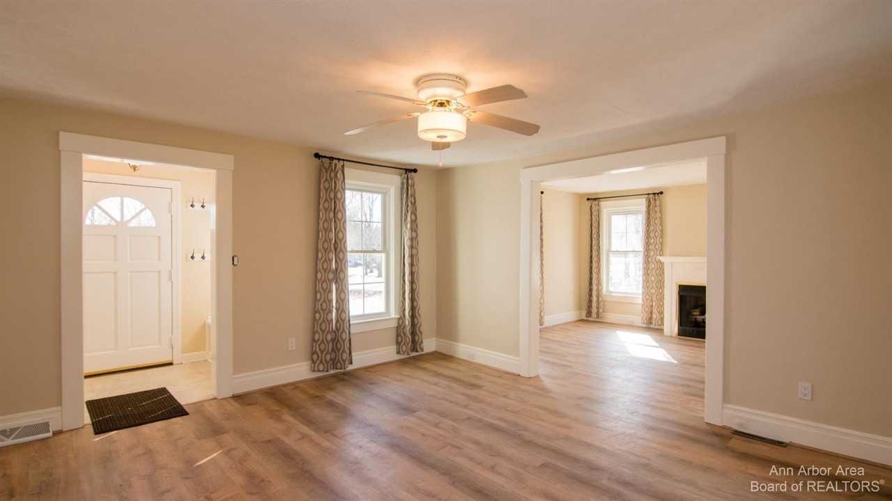 5071 Plymouth Rd - Photo 7 of 41