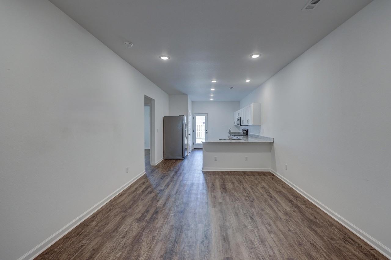 717 Short Leaf Ln - Photo 7 of 25