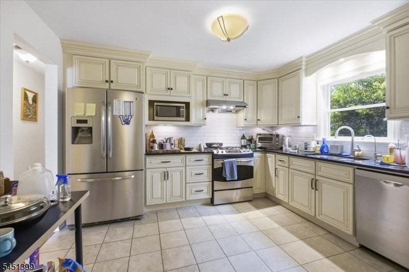40 Ocean St #2 - Photo 5 of 13