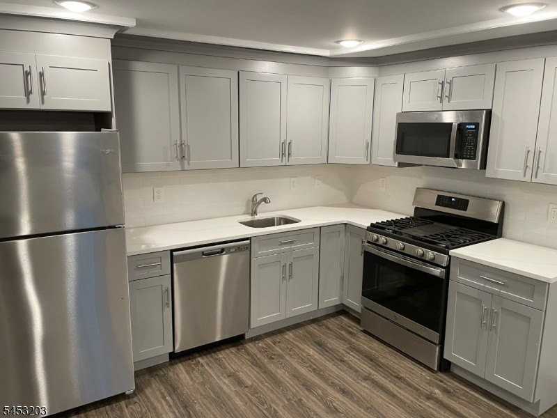 227 William St - Photo 4 of 17