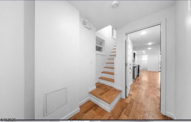1111 53rd St #B - Photo 5 of 11
