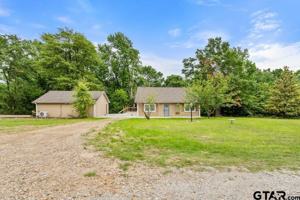 featured image of 448 N Hill Rd