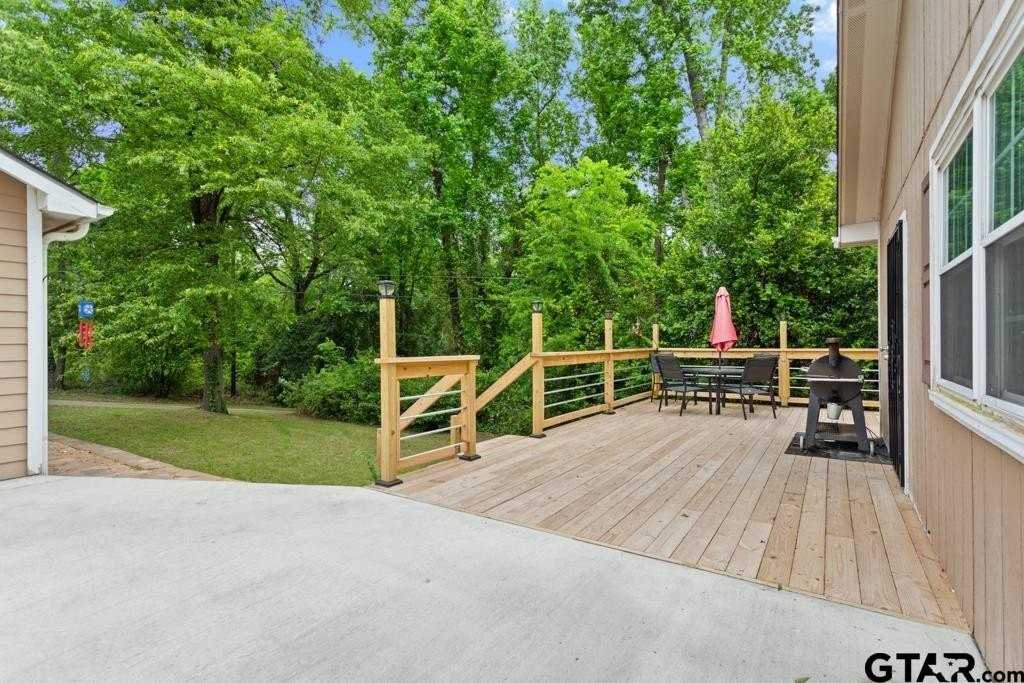 448 N Hill Rd - Photo 5 of 33