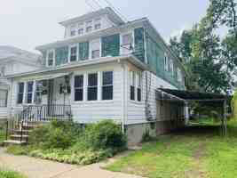 featured image of 111 Waller St