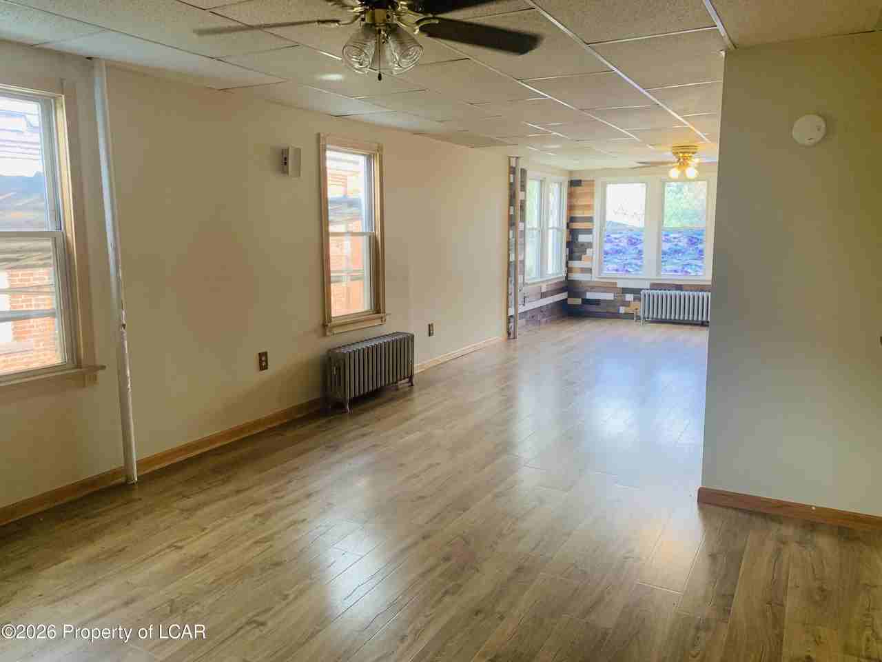 111 Waller St - Photo 3 of 18