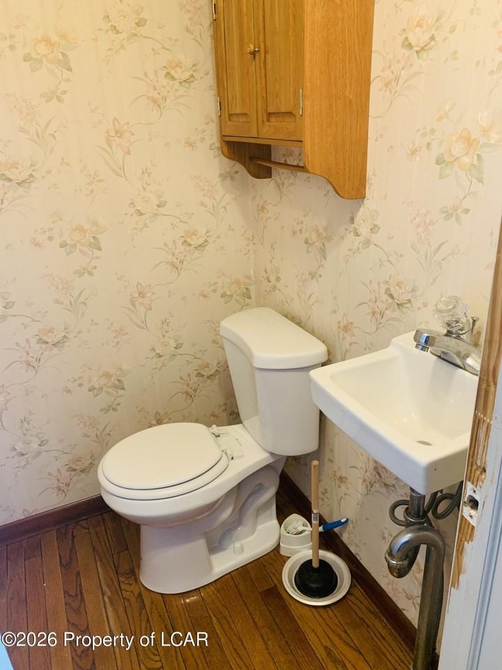 111 Waller St - Photo 5 of 18