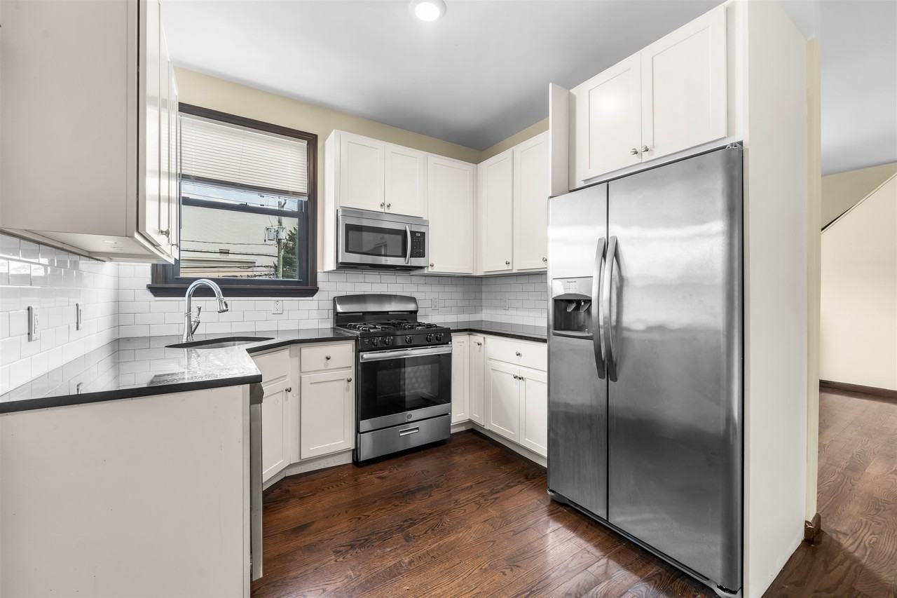 342 Broadway - Photo 3 of 15