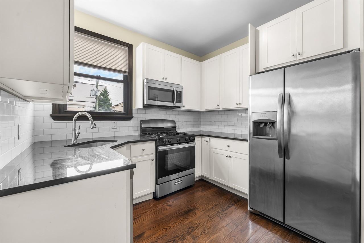 342 Broadway - Photo 4 of 15