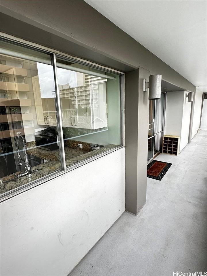 439 Keoniana St #305 - Photo 3 of 15