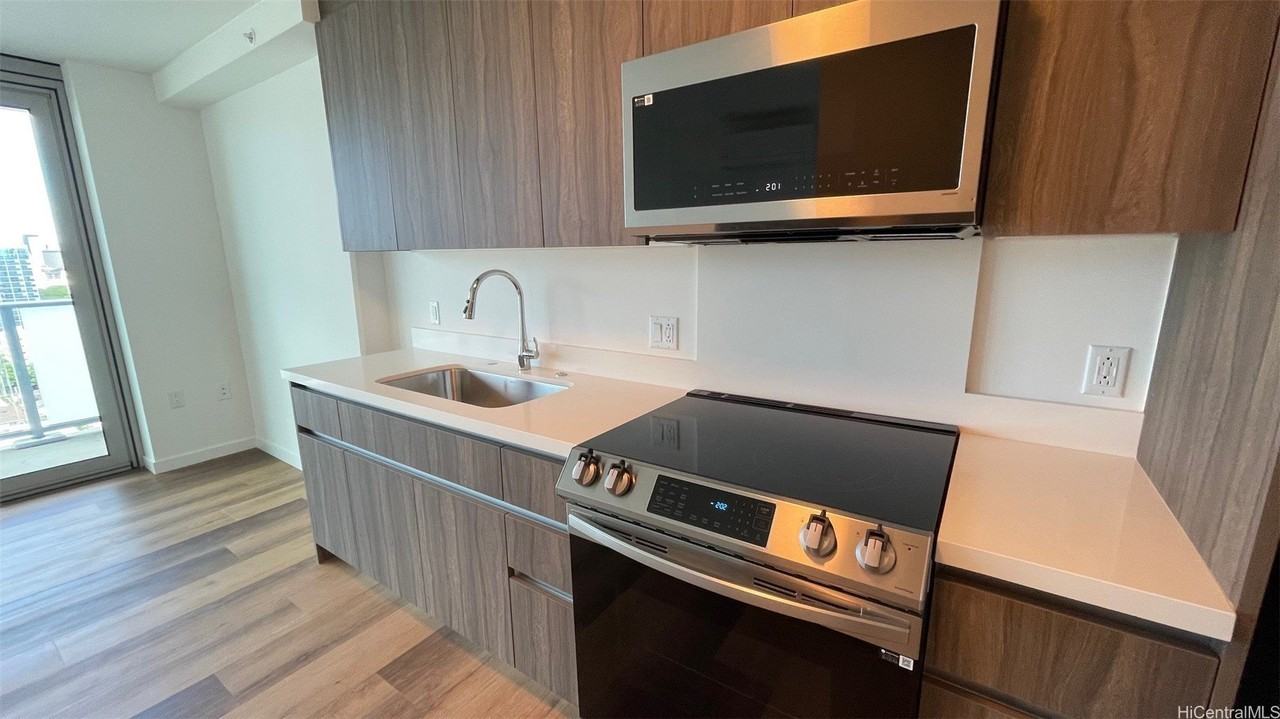 1515 Liona St #1708 - Photo 3 of 14