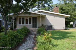 featured image of 1509 E 4th St
