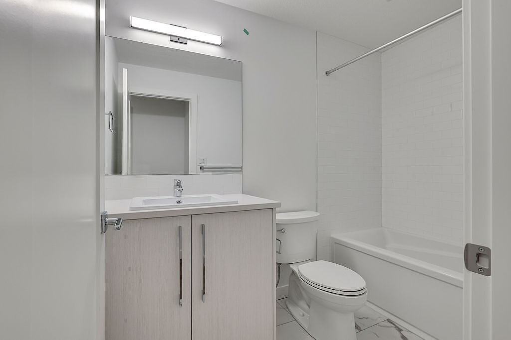 927 Walgrove Blvd Se - Photo 6 of 13