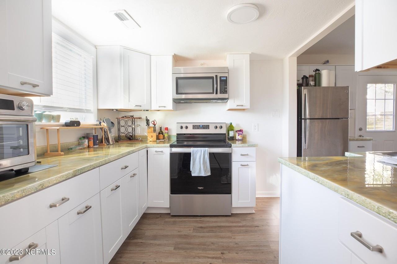 204 E Doris Ave - Photo 4 of 26
