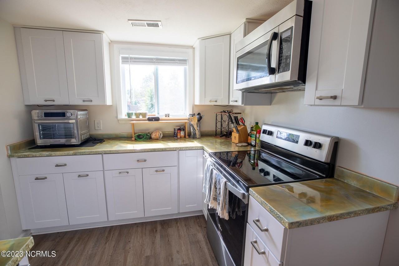 204 E Doris Ave - Photo 5 of 26