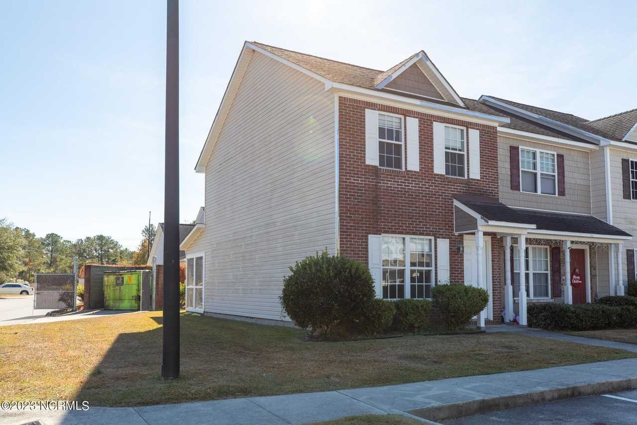 401 Springwood Dr - Photo 2 of 21