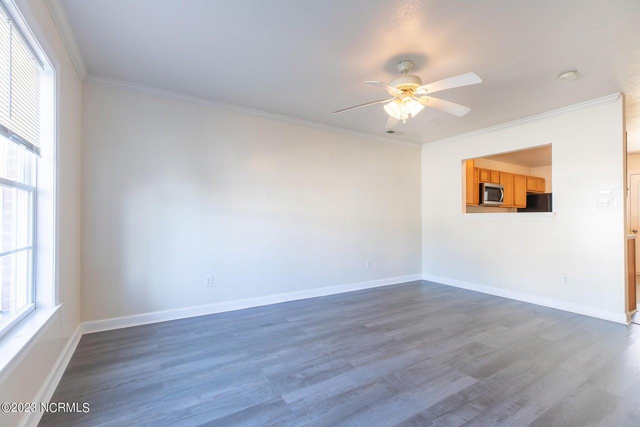 401 Springwood Dr - Photo 6 of 21