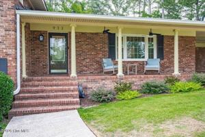 featured image of 933 Campbellton Dr