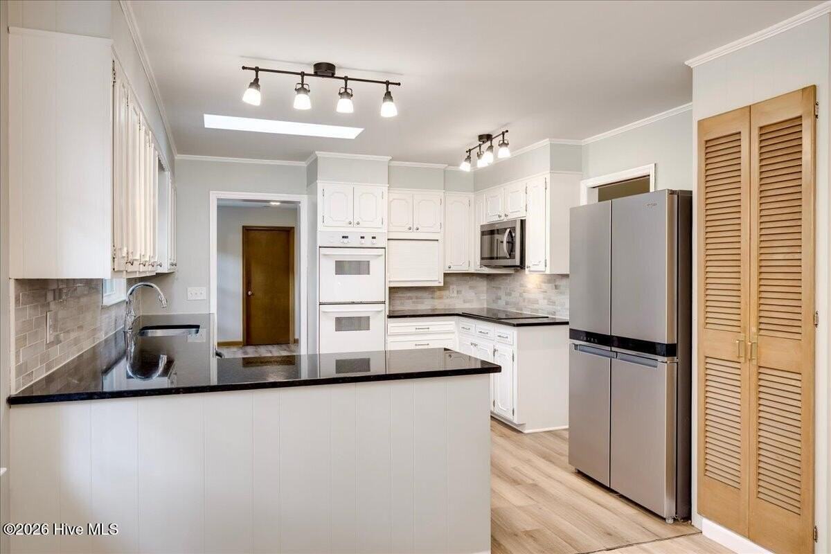 933 Campbellton Dr - Photo 5 of 35
