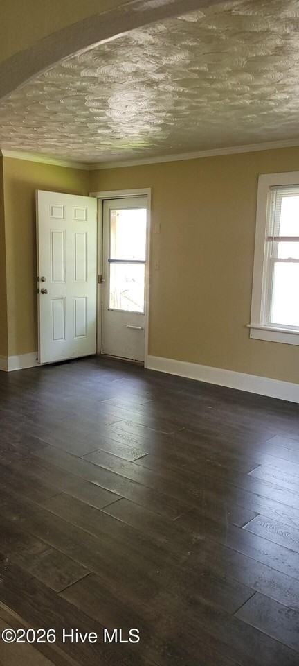 305 Queen St #A - Photo 2 of 14