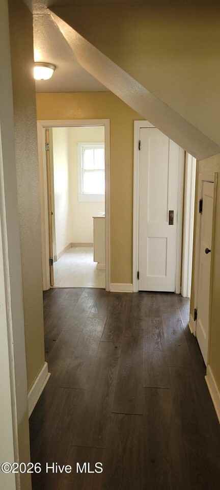 305 Queen St #A - Photo 7 of 14