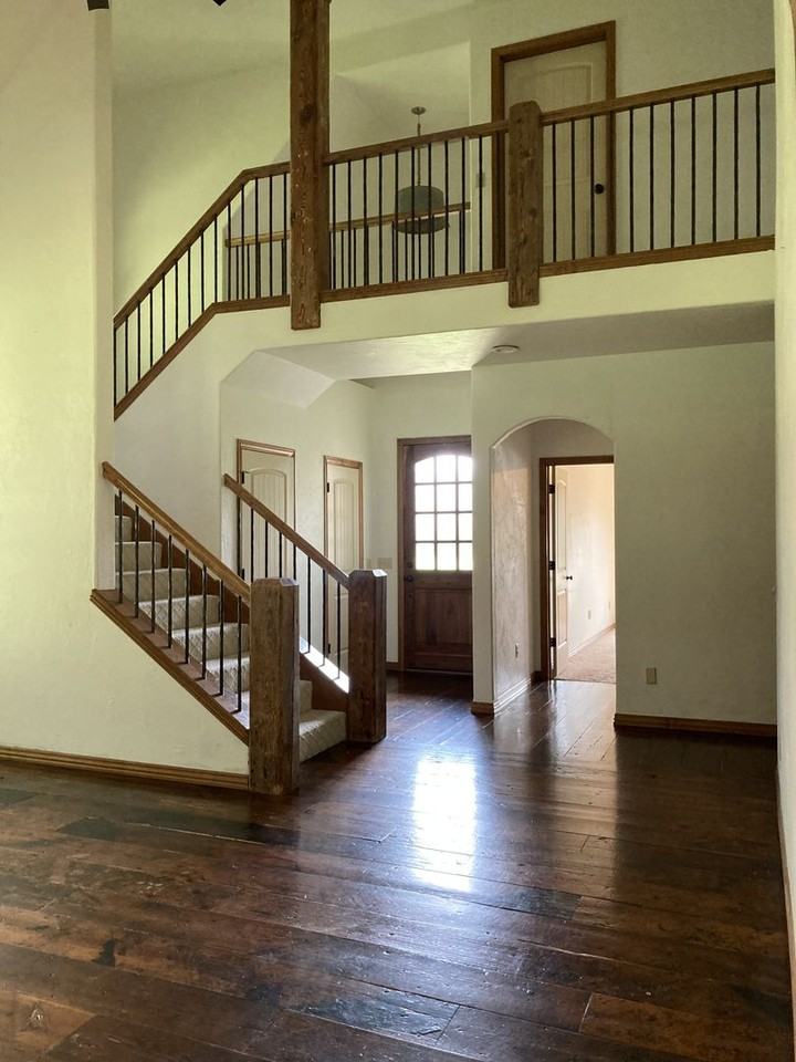 158 Blackbear Dr - Photo 3 of 17