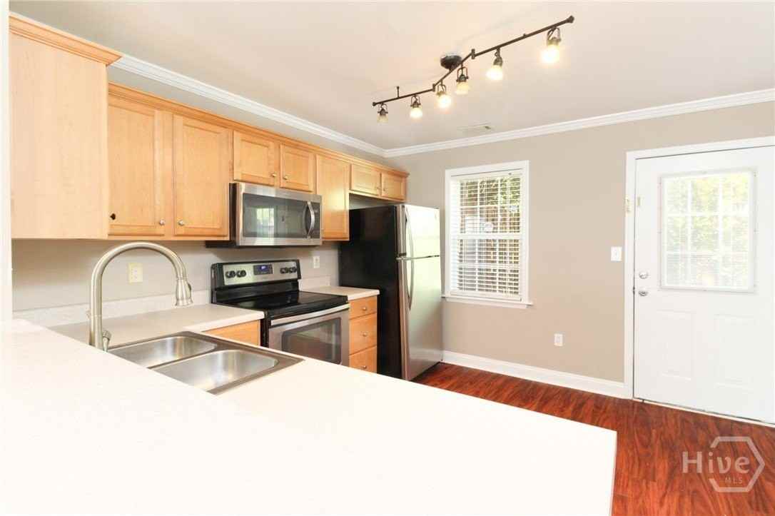 240 Cleveland Rd #440 - Photo 4 of 17
