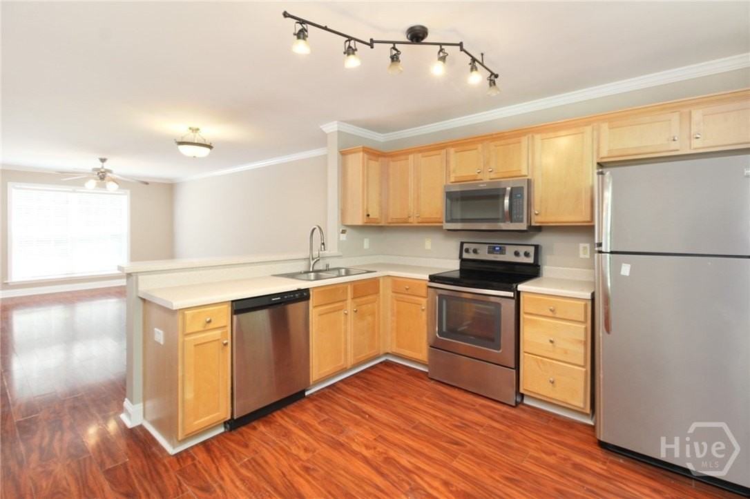 240 Cleveland Rd #440 - Photo 5 of 17