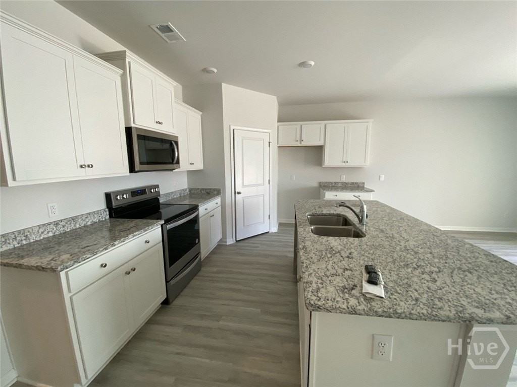 116 Windrush Pnes - Photo 4 of 27